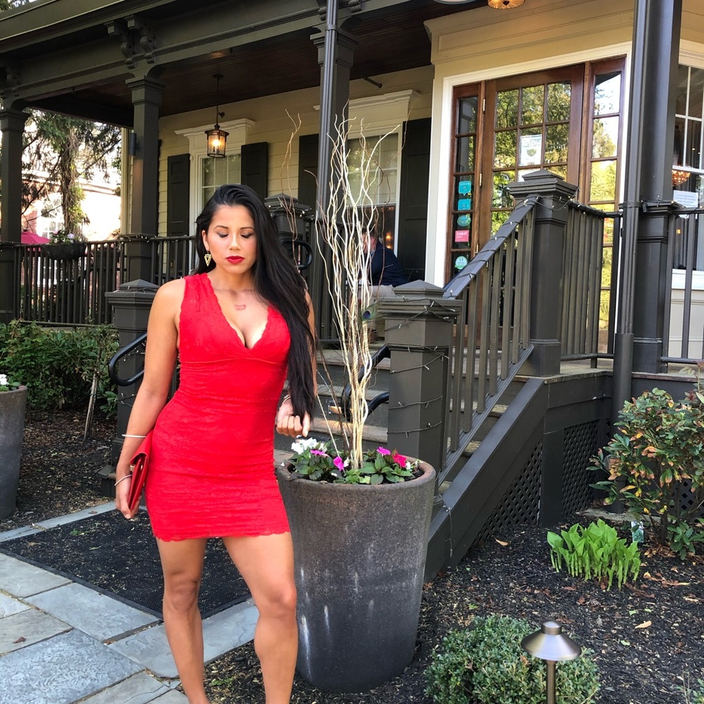 Red Lace Sleeveless Dress